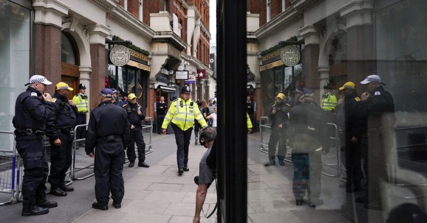 Londra’da bıçaklı saldırı: Şüpheli tutuklandı