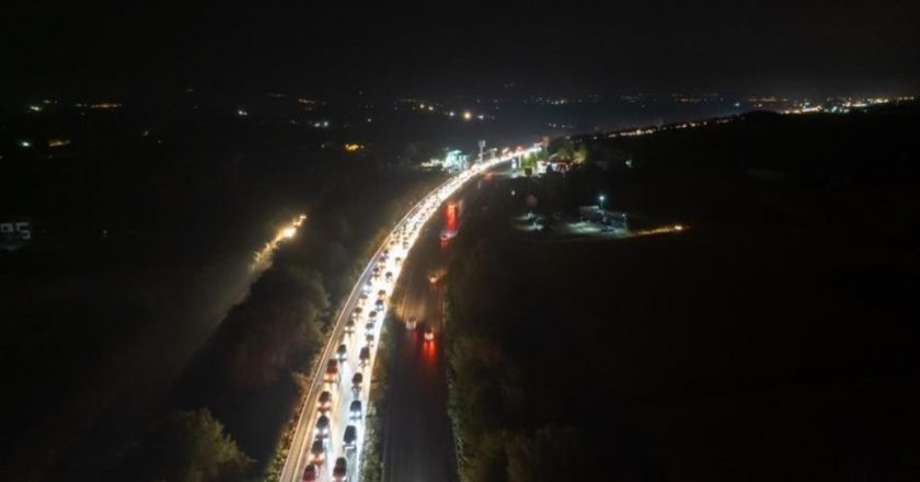 Manisa’yı sel vurdu: İzmir-İstanbul karayolunda trafik tıkandı – Son Dakika Türkiye Haberleri