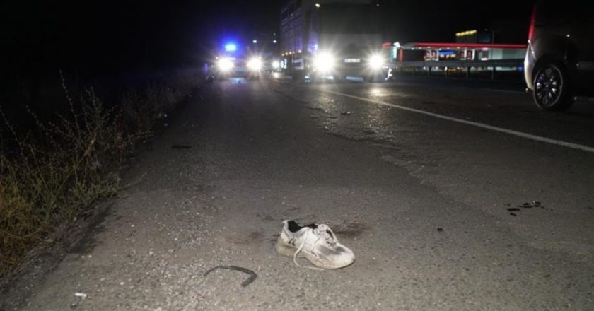 Sürücü tek ayakkabıyla kurtuldu: 2 kişi yaralandı! – Türkiye’den son dakika haberleri