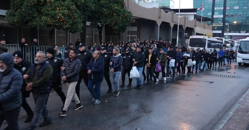 Mersin'de gümrük idaresi çalışanlarına 'zincirleme' operasyonu: 91 tutuklama