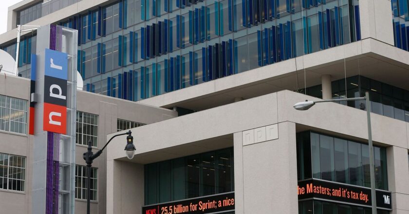 NPR, Trump’ın kamu yayın fonunu kesme kararına dava açtı