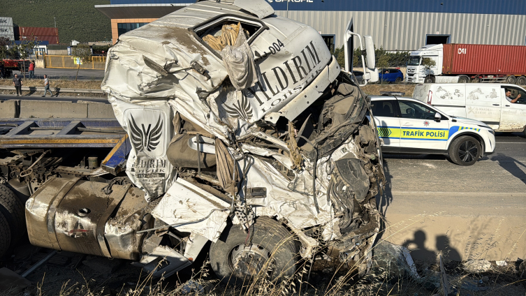 Kocaeli'de Zincir Trafik Kazası: 5 Ölü