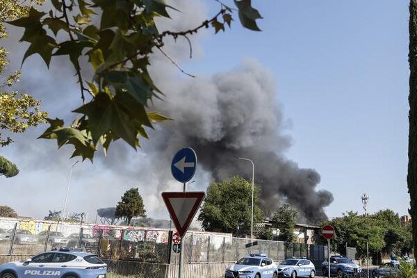 Roma’da bir akaryakıt istasyonundaki patlamada en az 10 kişi yaralandı