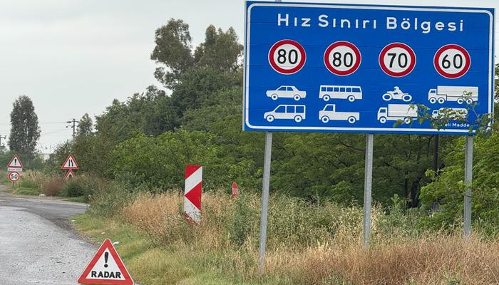 Herkes şikayetçiydi! Karayollarındaki hız sınırı ve hız sınırı sonu levhaları değişiyor! Resmi Gazete’de yayımlandı