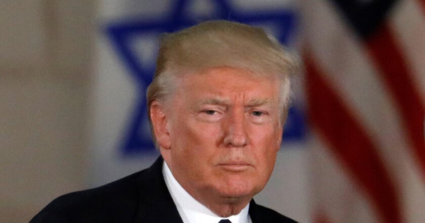 Trump, İsrail’in, Katar’a düzenlediği hava saldırısı öncesinde kendisinin bilgilendirildiği iddialarını yalanladı