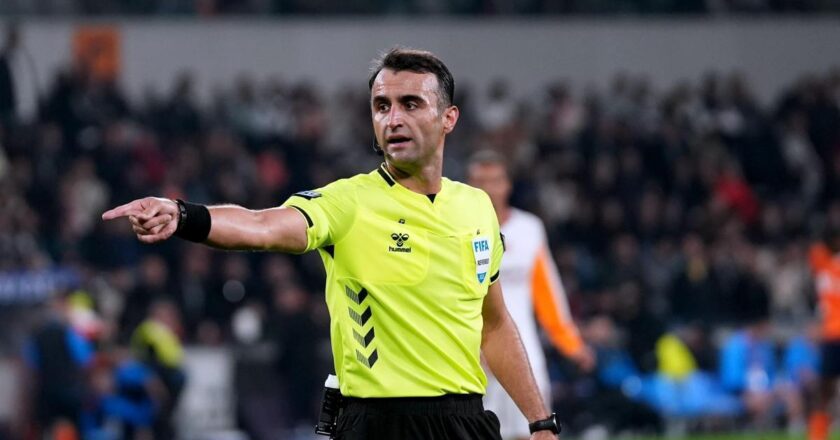 Başakşehir, Galatasaray maçının hakemlerine tepki gösterdi