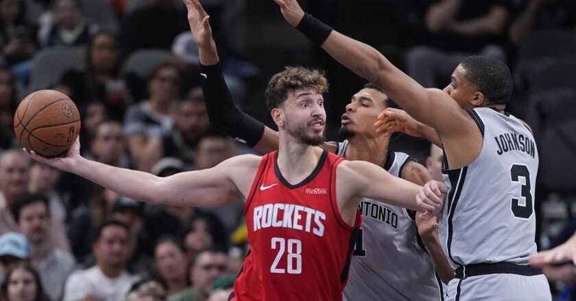 Alperen Şengün’ün performansı da Rockets’ı kurtaramadı: Spurs seriye son verdi