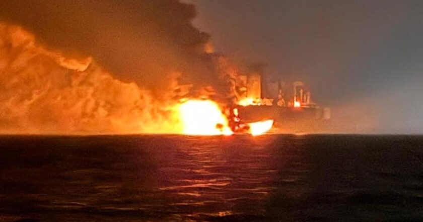 Karadeniz’de Tanker Patladı, Alevler Yükseldi