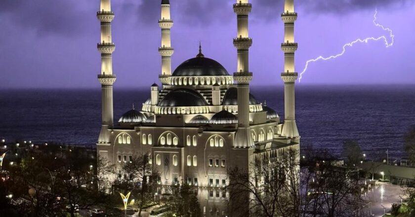 Zonguldak’ta Fırtınalı Gece Yaşandı