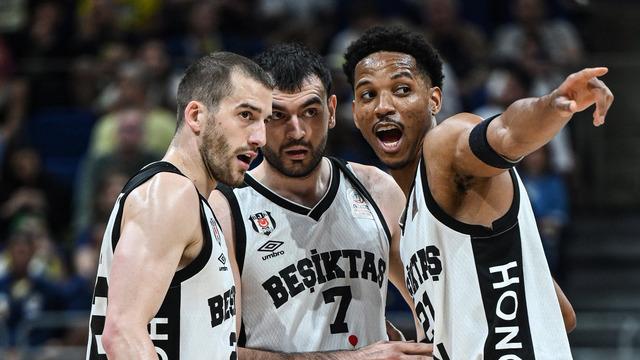 Beşiktaş, şampiyonluk yolunda Fenerbahçe’yi devirdi