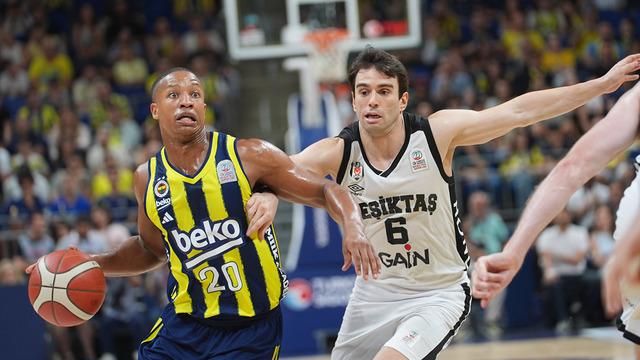 Beşiktaş’ı yenen Fenerbahçe Beko, Türkiye Basketbol Ligi’nde şampiyon!