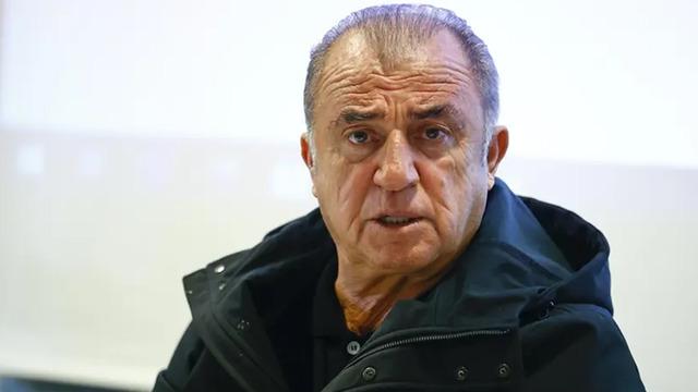 Fatih Terim sessizliğini bozdu! TFF Başkanı Hacıosmanoğlu’na eliyle yeri göstererek yanıt verdi!