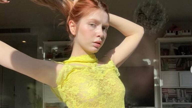 Aleyna Tilki tatil çıktı; sere serpe uzanıp poz verdi
